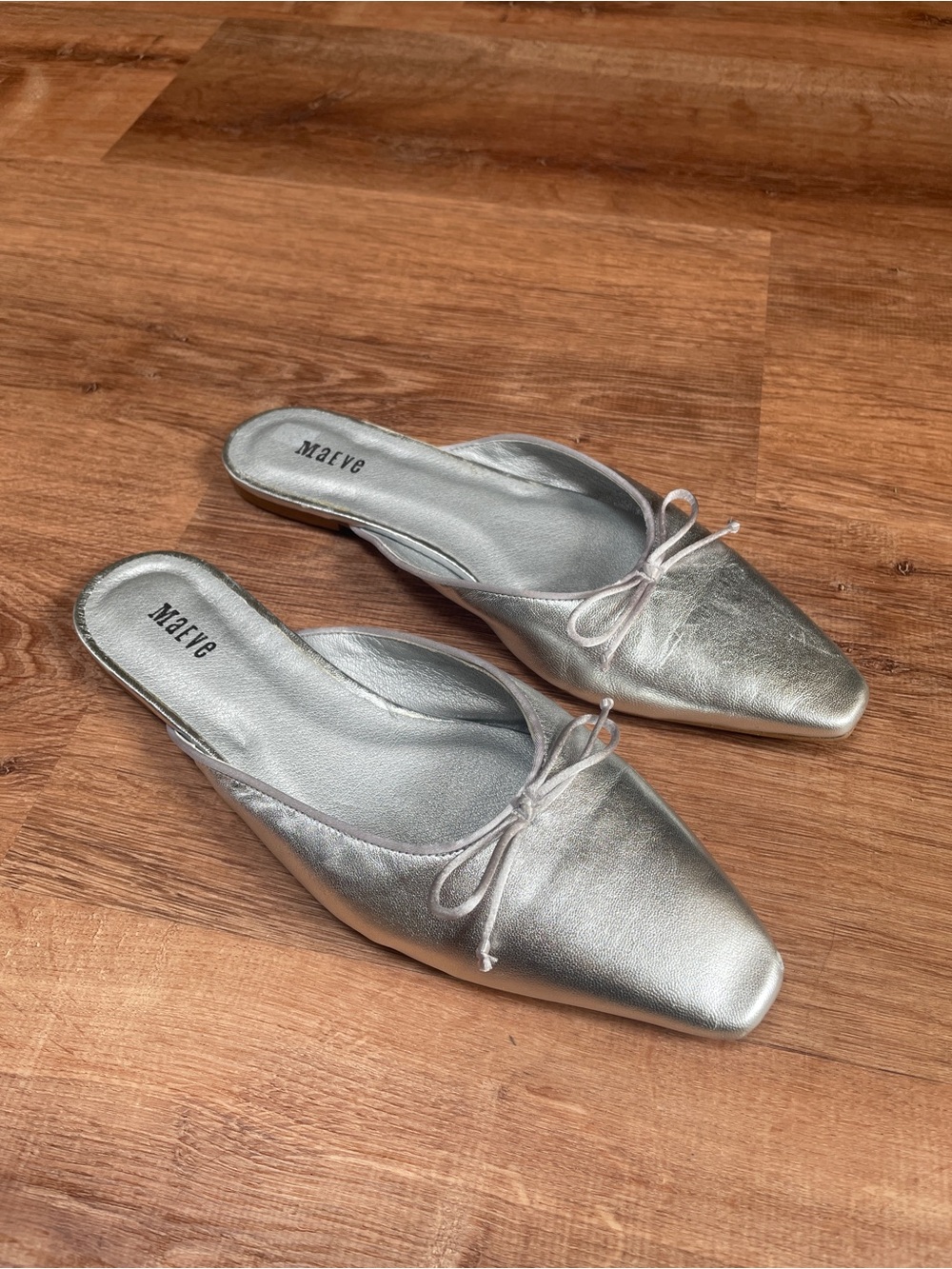 Maeve Anthropologie Silver Bow Kitten Mules Flats Shoes Size‎ 40 Pointed